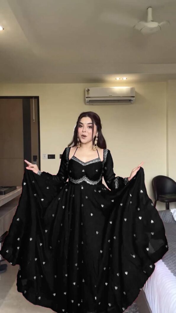 WhatsApp Image 2025-12-08 at 18.04.45 (1)